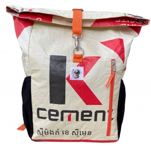 SAC À DOS AVEC UNE POCHE